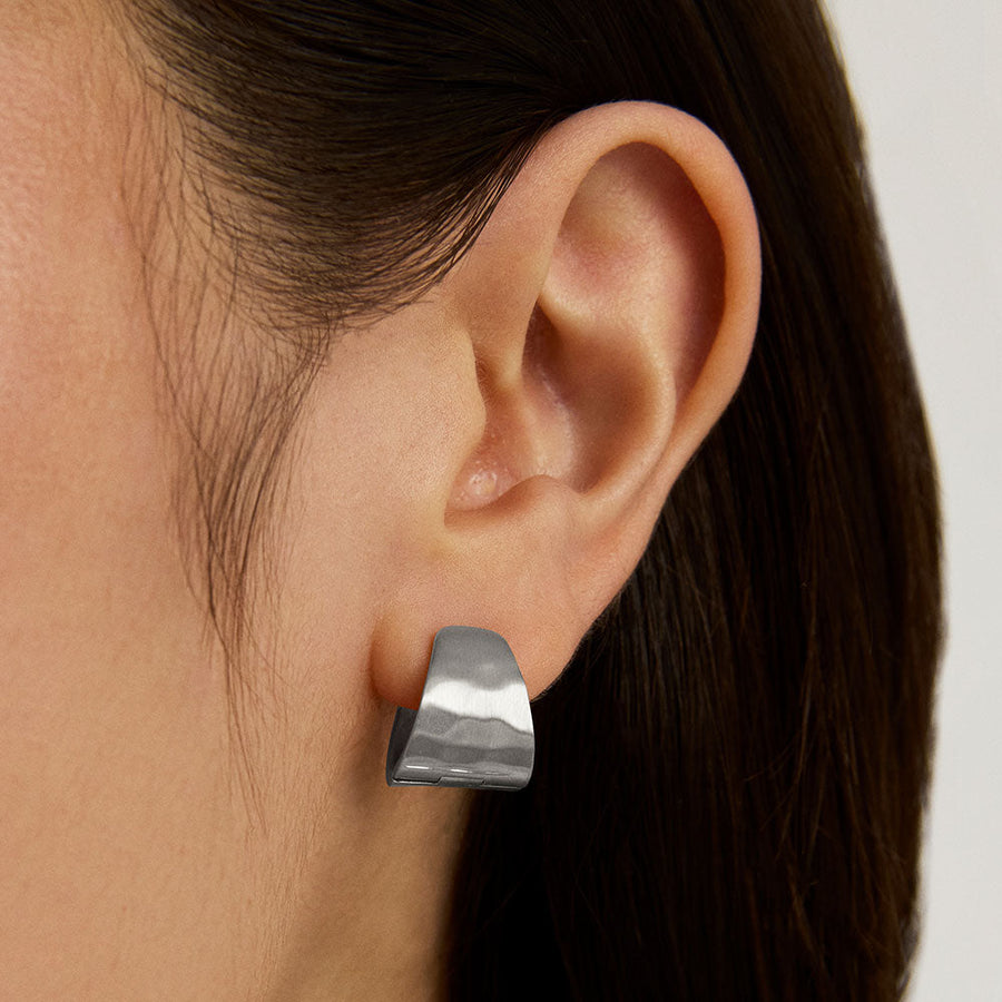 Mara Huggie Hoops
