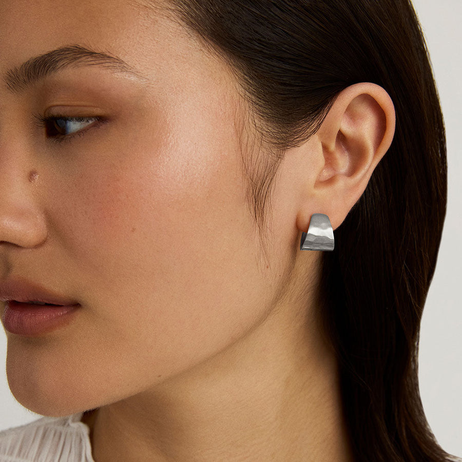 Mara Huggie Hoops
